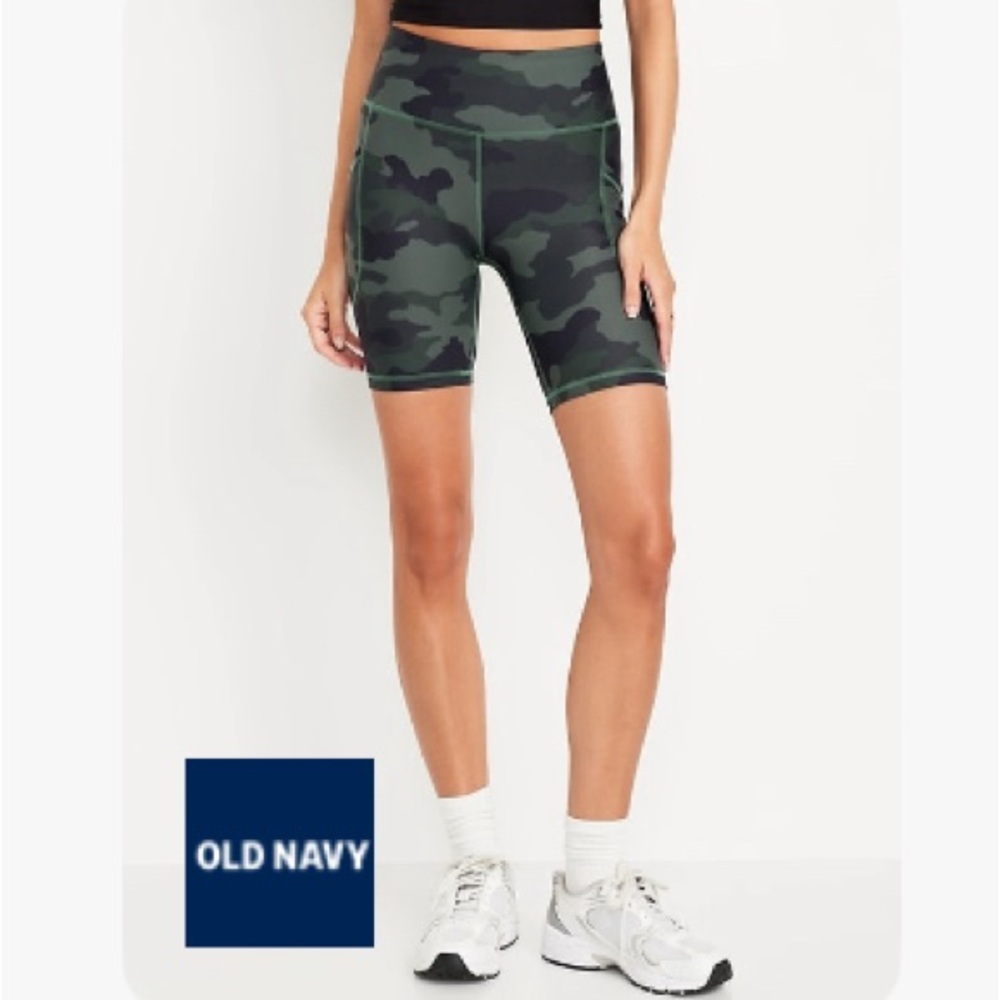 Old Navy Women's Green Camo Bike Shorts